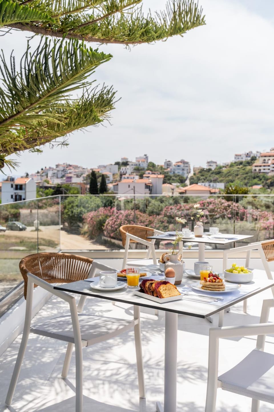 View (from property/room), Balcony/Terrace, City view, Breakfast