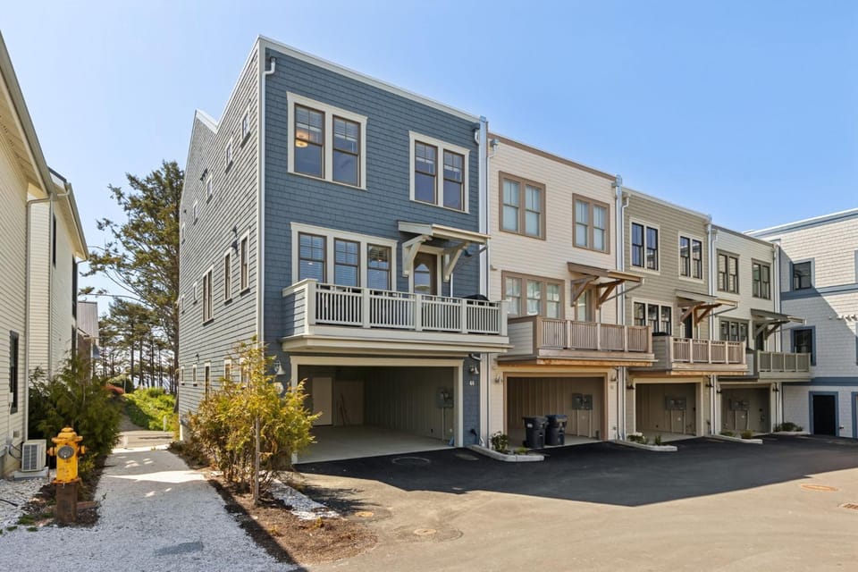 Property building, Neighbourhood