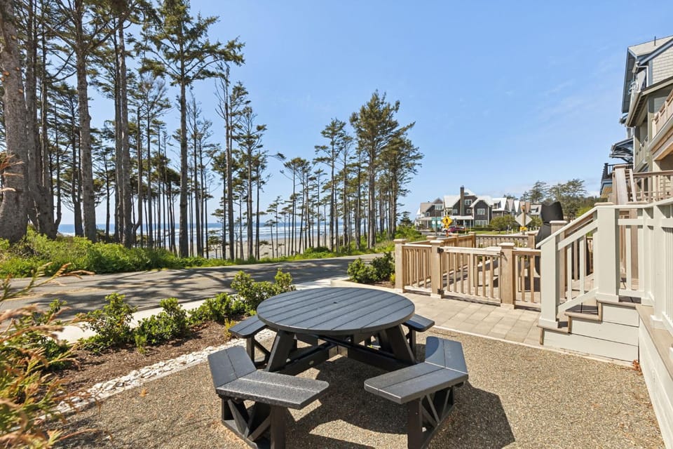 Sunset Boulevard by Seabrook Hospitality House in Seabrook