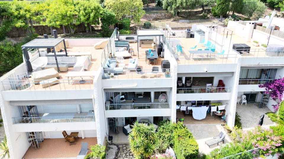 Property building, Bird's eye view