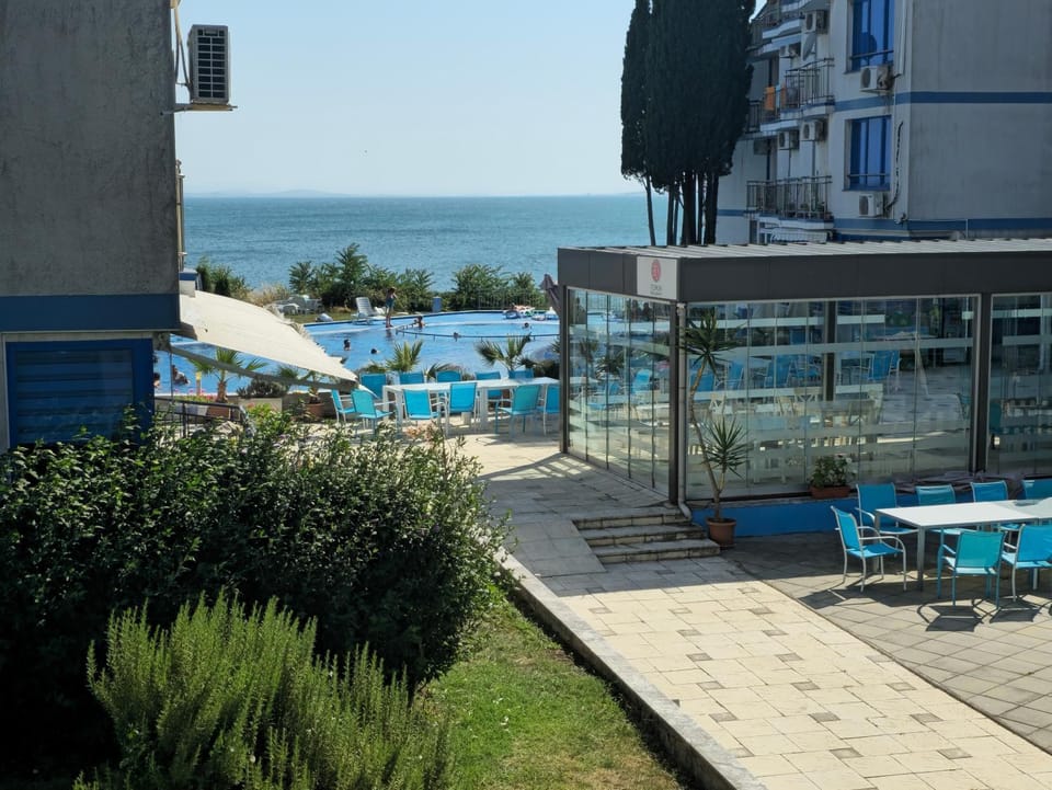 Natural landscape, Pool view, Sea view, Swimming pool, sunbed