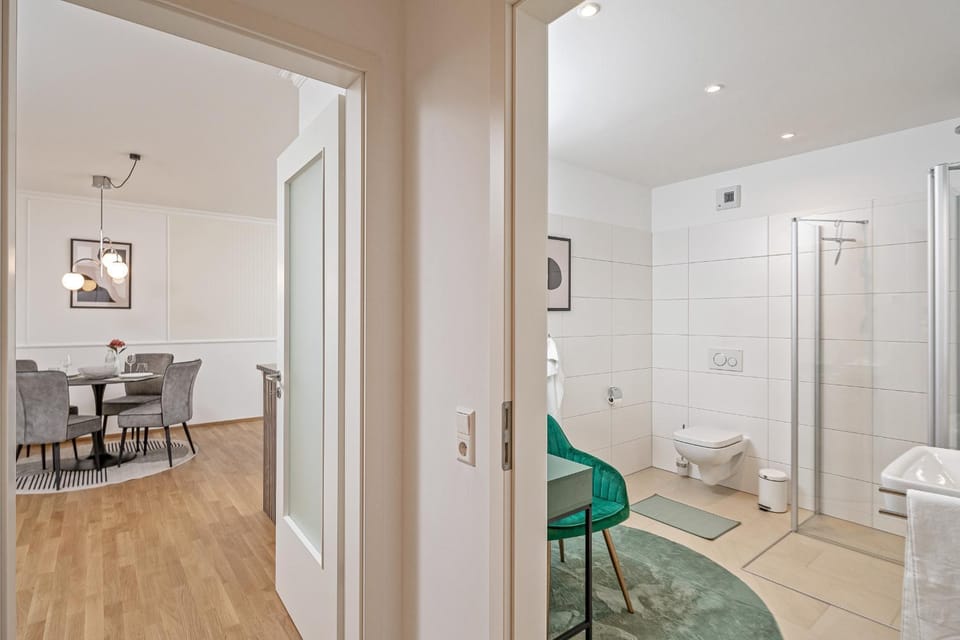 Gleam Homes Beletage Dresden HafenCity Apartment in Dresden-Neustadt