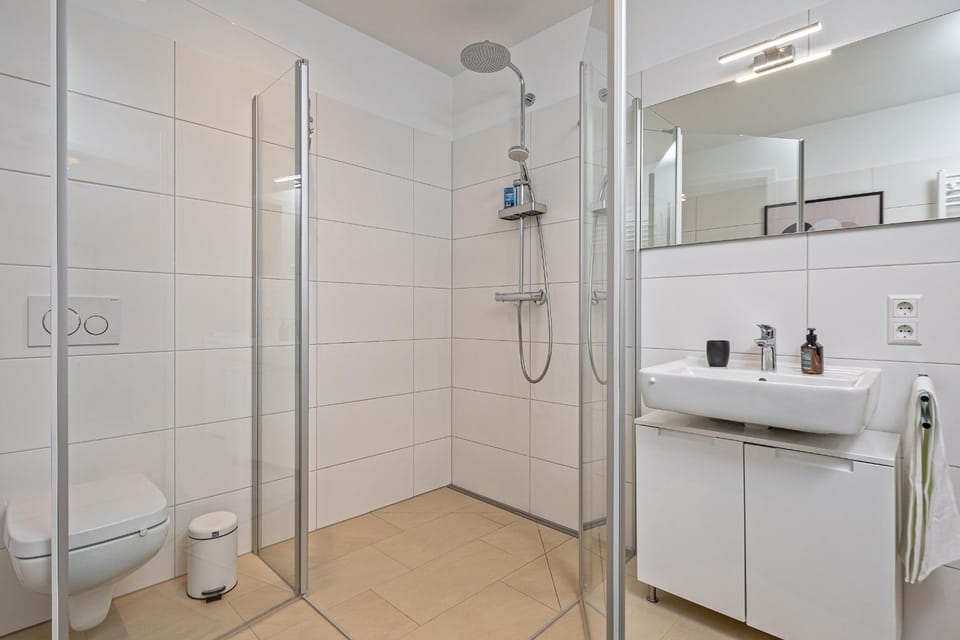 Gleam Homes Beletage Dresden HafenCity Apartment in Dresden-Neustadt