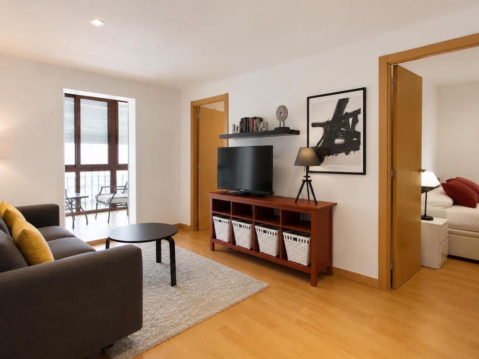 TV and multimedia, Living room, Seating area