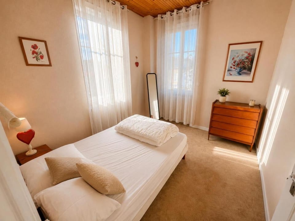 Aux Roses Apartment in Bourgogne-Franche-Comté