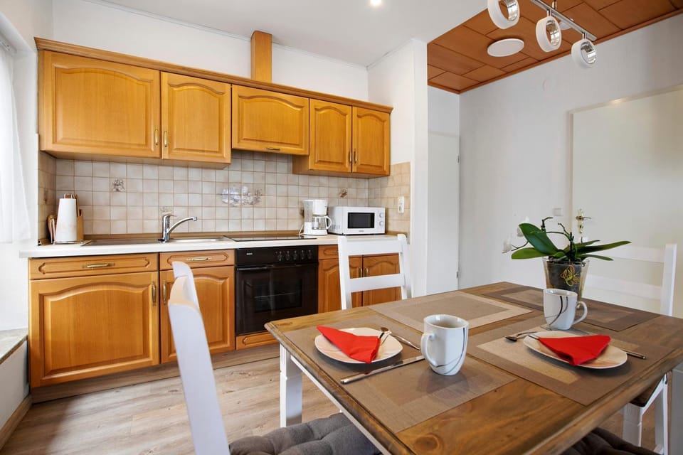 Property building, Kitchen or kitchenette, Living room
