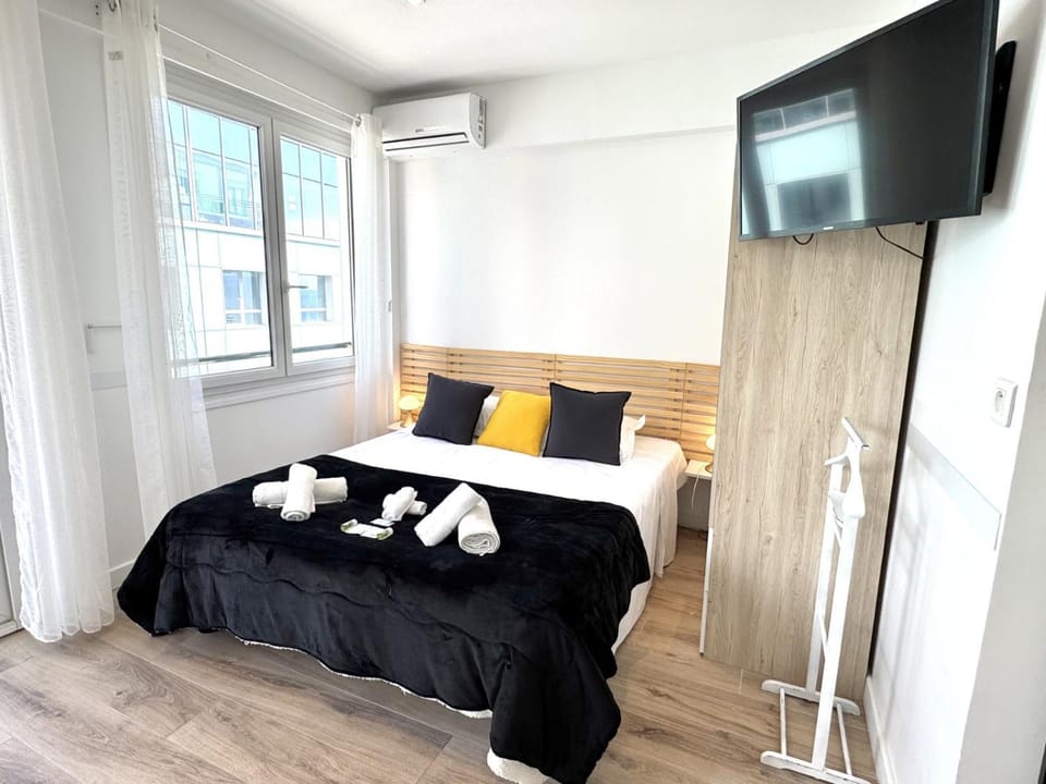 Bed, Bedroom