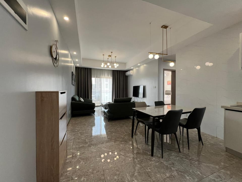 TV and multimedia, Living room, Seating area, Dining area, air conditioner