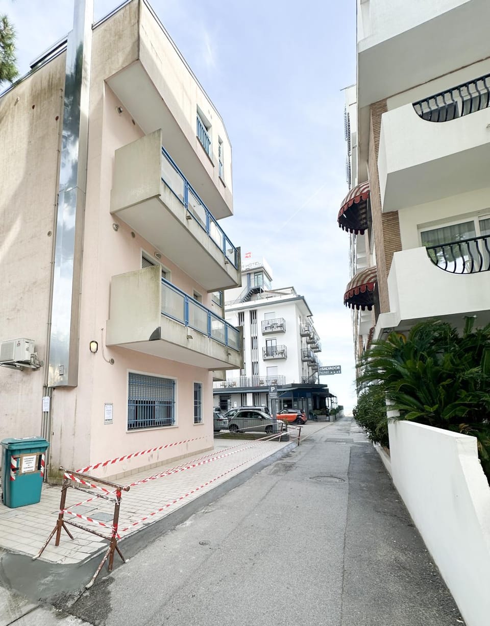 Property building, Day, Neighbourhood, Street view