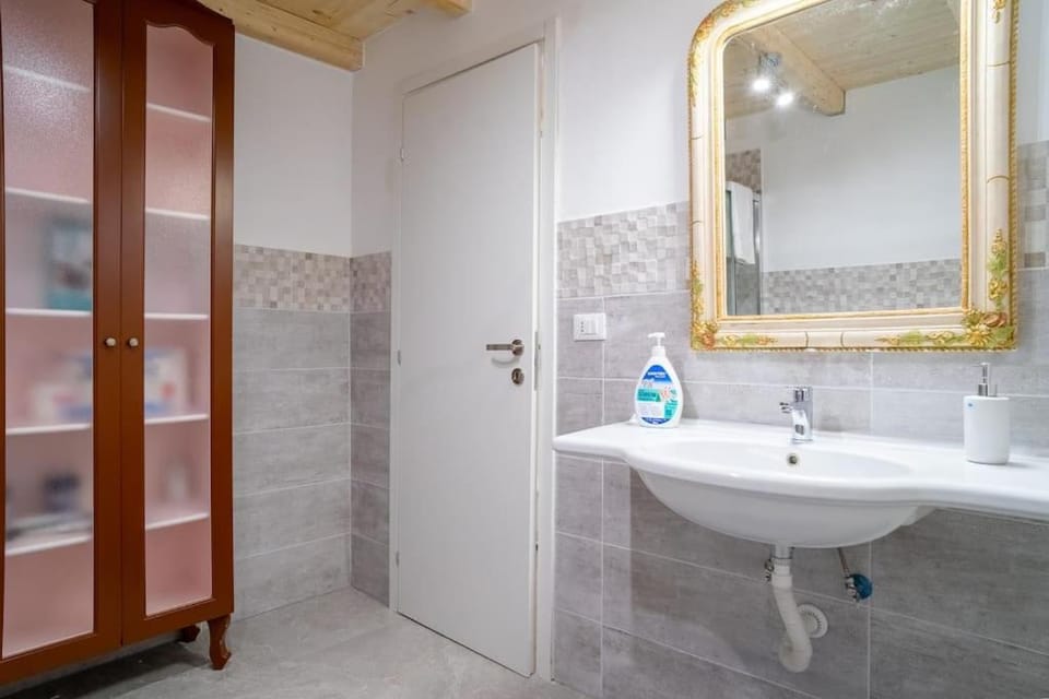 Elegant Apartment in the Heart of Taranto w WiFi Apartment in Province of Taranto