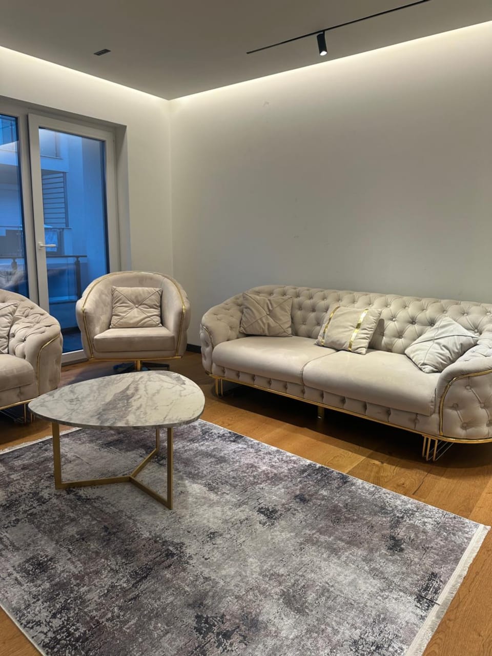 Living room, Seating area