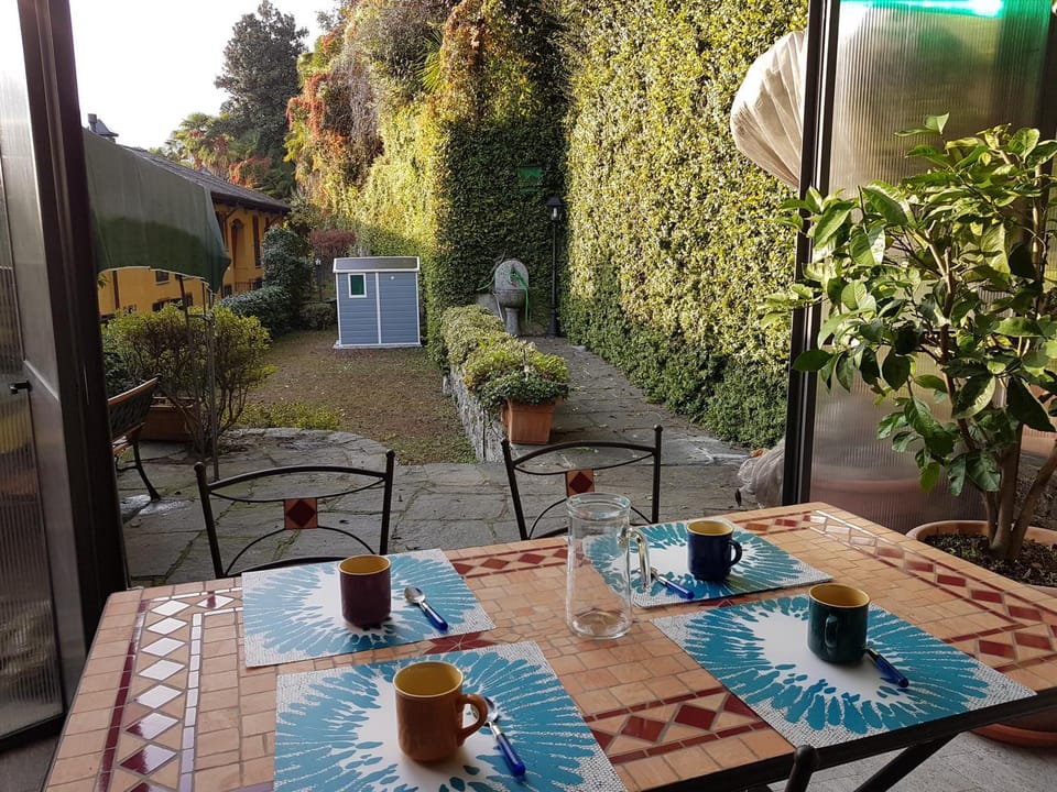 Dining area, Garden view