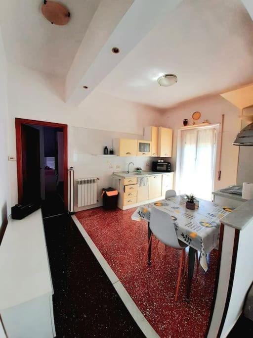 Dining area, pet friendly
