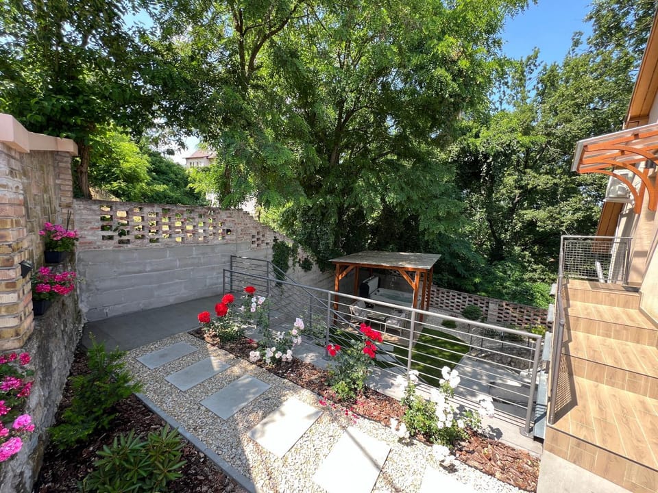 Inner courtyard view