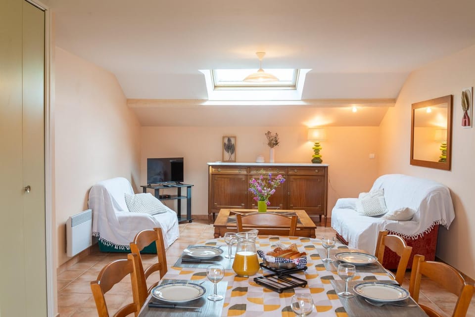Meublé de tourisme du haut 5 personnes à sérigas House in Auvergne-Rhône-Alpes