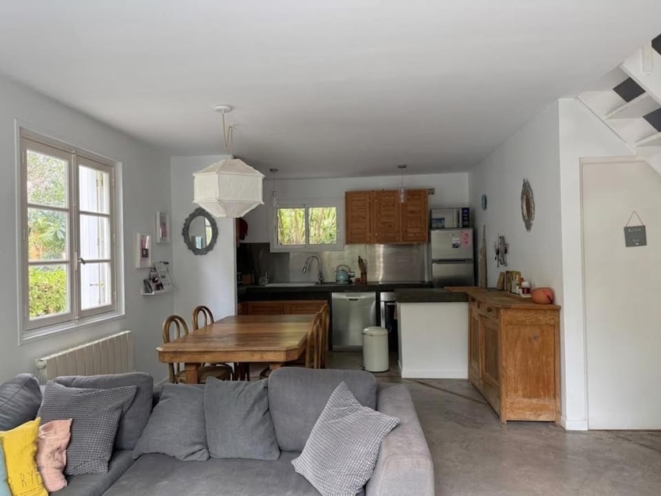 Coffee/tea facilities, Living room, Lounge or bar, Communal kitchen, dishwasher, microwave, oven