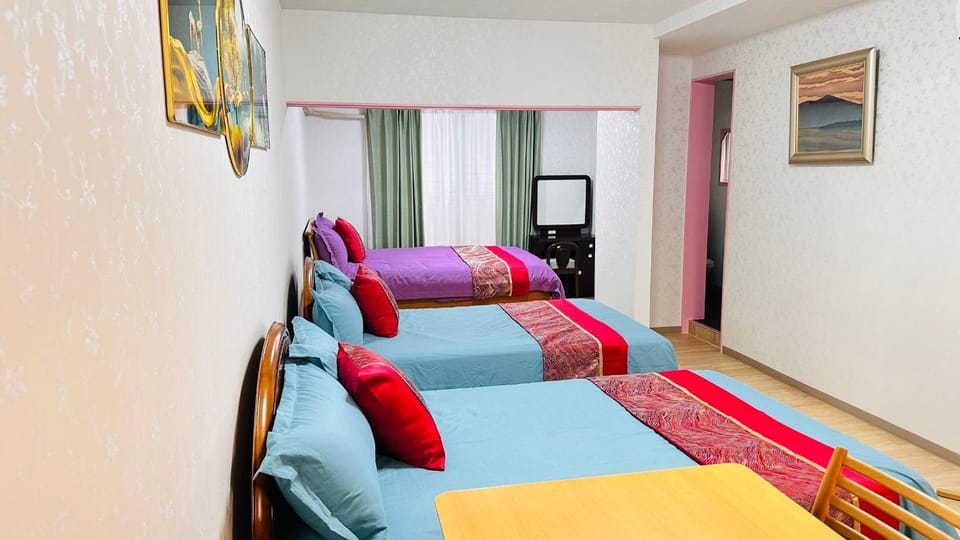 Bed, TV and multimedia, Living room, Photo of the whole room, Bedroom