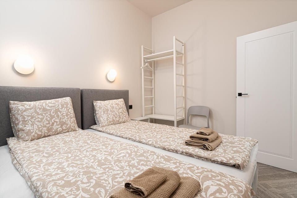 Bed, Bedroom, towels, wardrobe