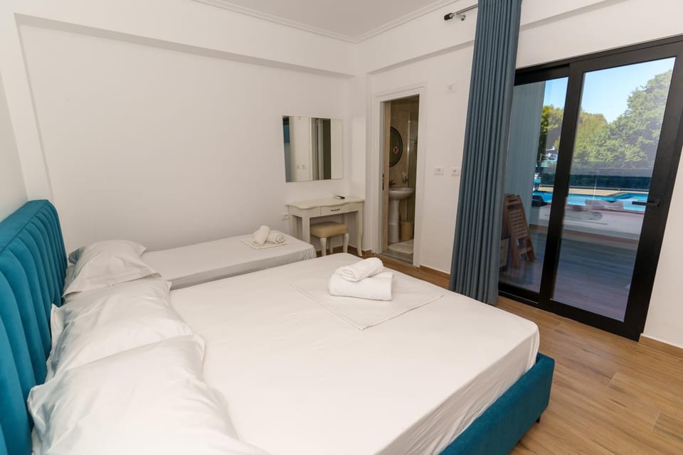 Bed, Photo of the whole room, Bedroom, towels