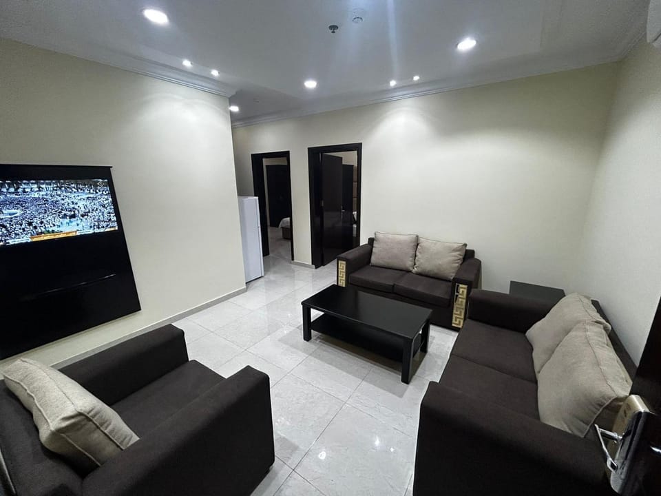 Communal lounge/ TV room, TV and multimedia, Living room, Seating area