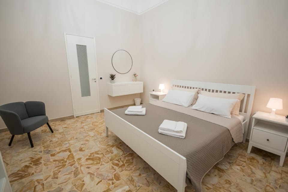 Bed, Photo of the whole room, Bedroom, towels, wardrobe