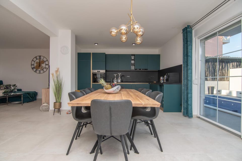 VILLA OCEAN BREEZE with pool Villa in Šibenik-Knin County, Croatia