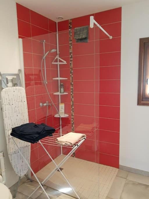 Shower, Bathroom, towels