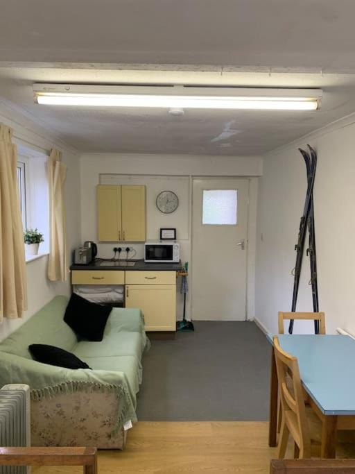 Sleeping Giant outdoor adventure flat Apartment in Wales