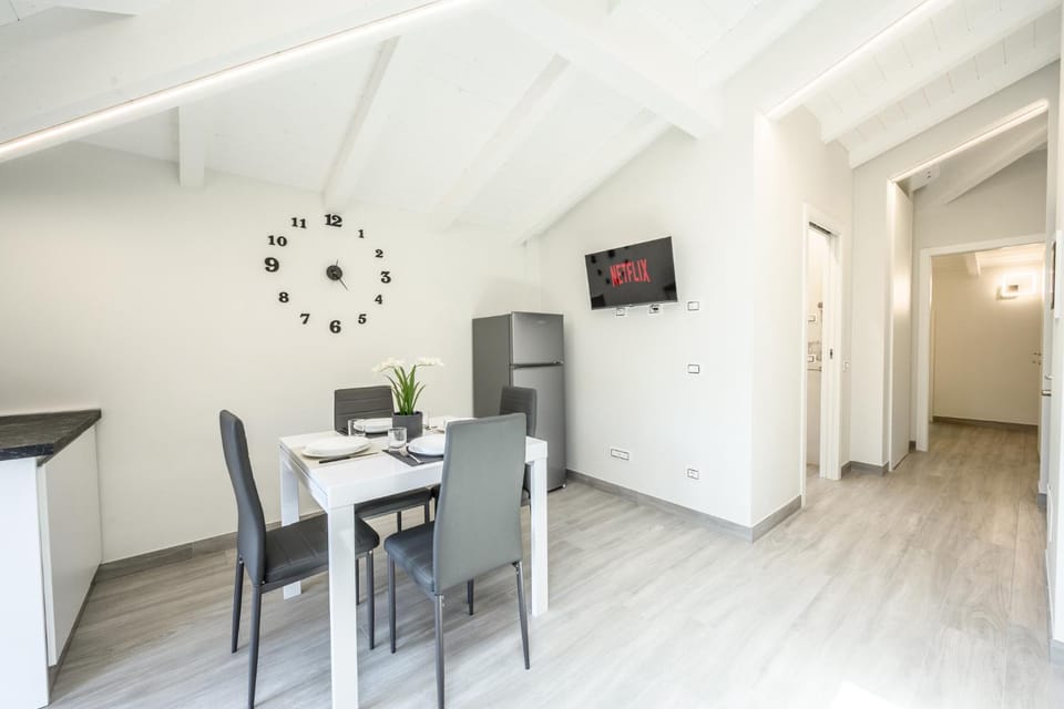 TV and multimedia, Dining area