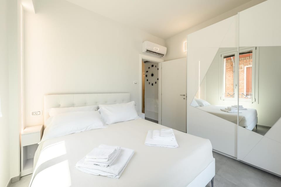 Bed, Photo of the whole room, Bedroom, towels, wardrobe, air conditioner