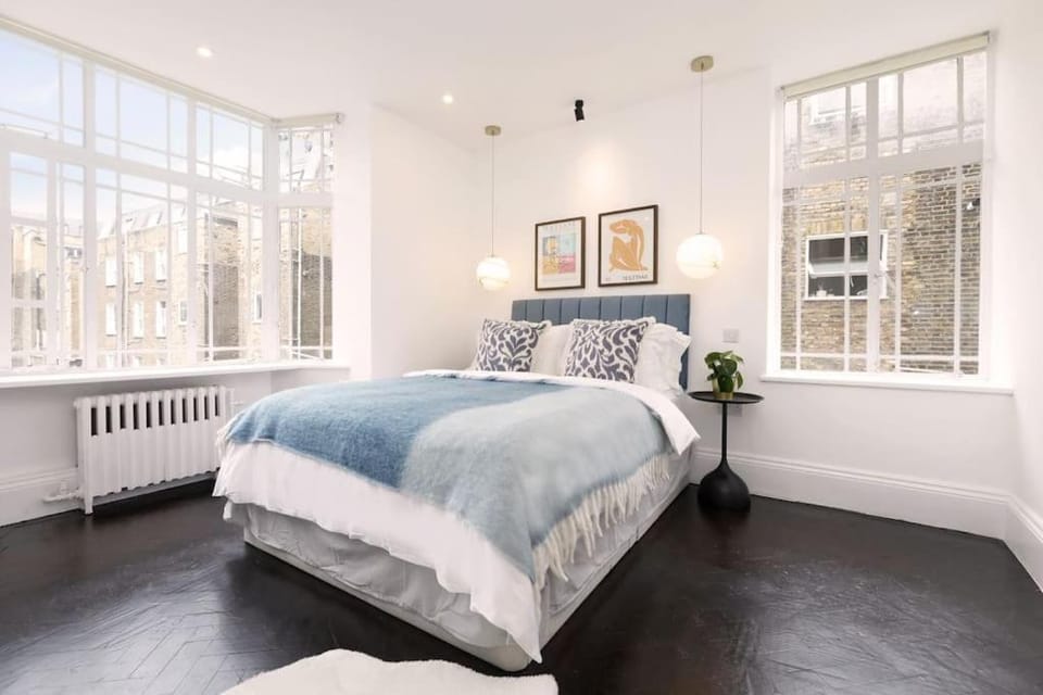 Spacious 3BR 2 Ensuites Near Hyde Park Apartment in City of Westminster