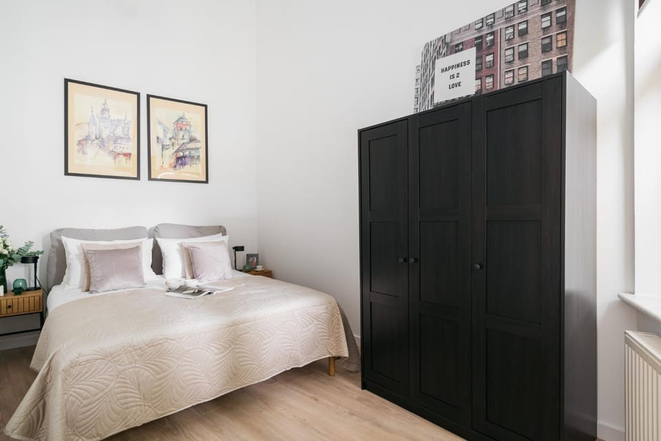 Bed, Photo of the whole room, Bedroom, wardrobe