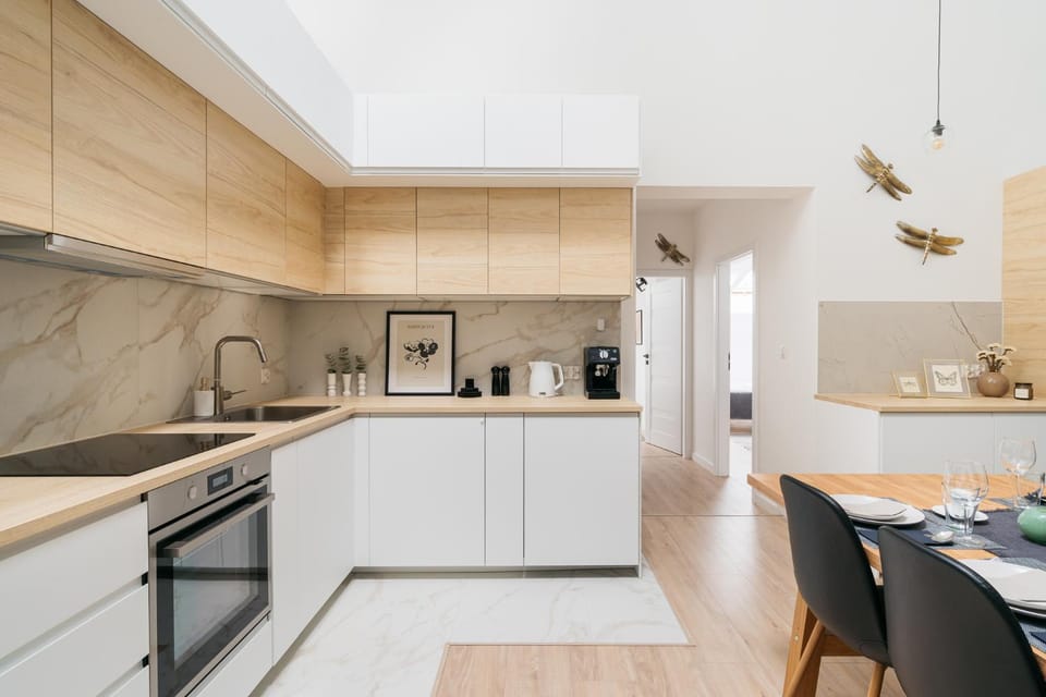 Coffee/tea facilities, Kitchen or kitchenette, Dining area