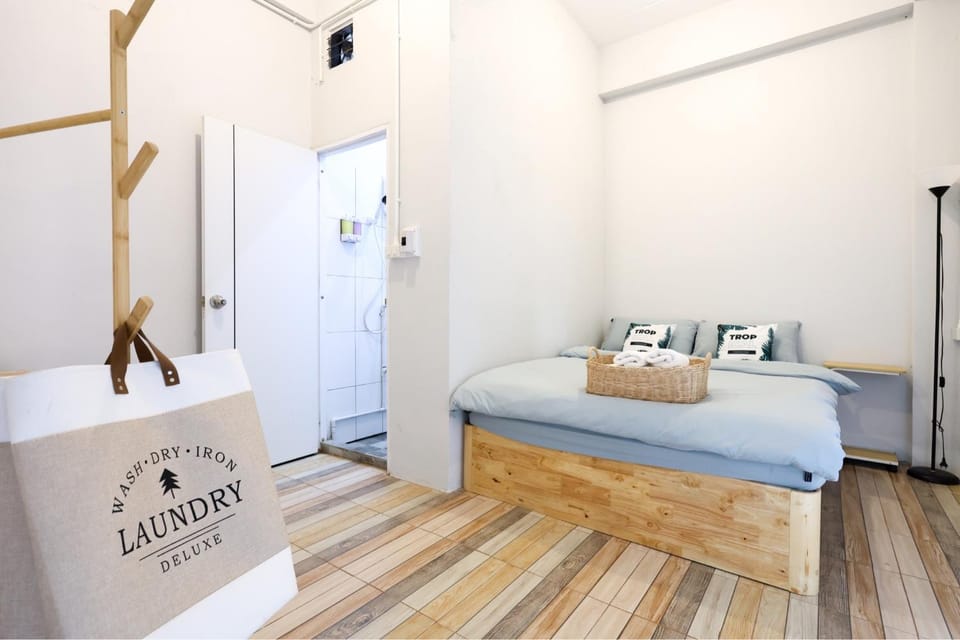 Bed, Bathroom, Photo of the whole room, Bedroom, towels