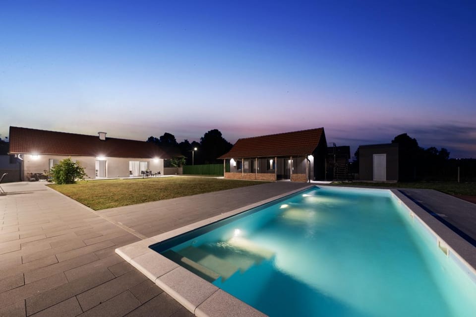 Kuća za odmor Zelena Oaza sa bazenom -Zagreb Villa in Croatia