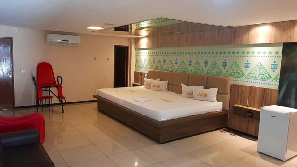 Bed, Photo of the whole room, Bedroom, air conditioner