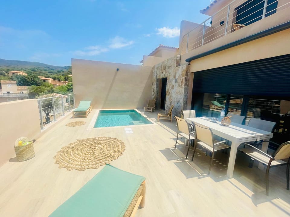 Villa Casa Damicella Bord de Mer avec Piscine Villa in Belgodère