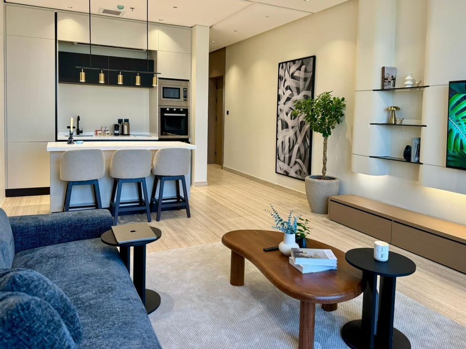 Kitchen or kitchenette, Living room, Seating area, Dining area, minibar