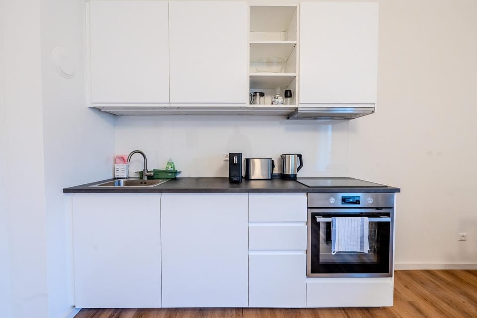 Whats-App Self-Check-IN - studio, 5 minutes to center Apartment in Graz