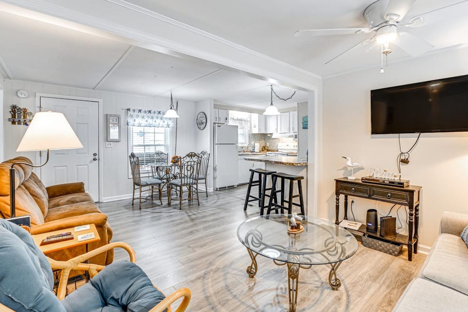 1/2 Mi to Ocean: Surfside Beach Resort Home House in Garden City