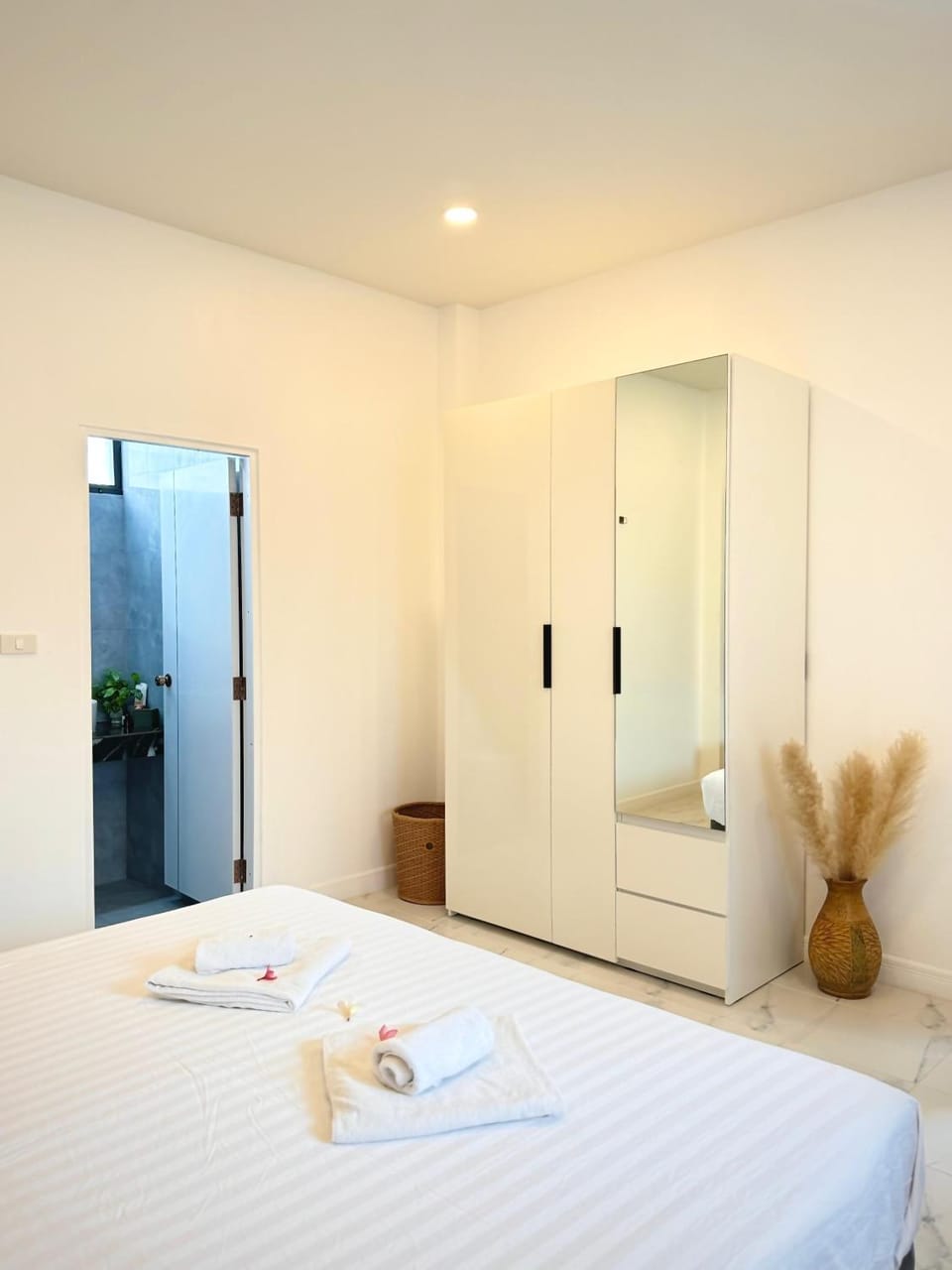 Casa Mudra - 3 Minute Walk to Salad Beach House in Ko Pha-ngan Sub-district