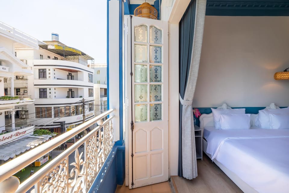 Bed, Day, View (from property/room), Balcony/Terrace, Photo of the whole room, Bedroom