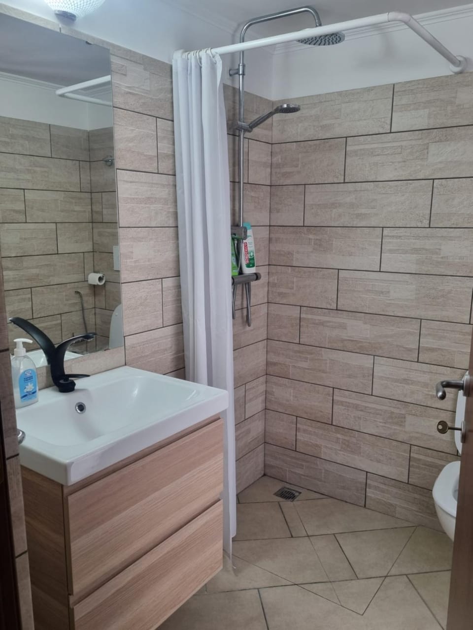 Shower, Toilet, Bathroom