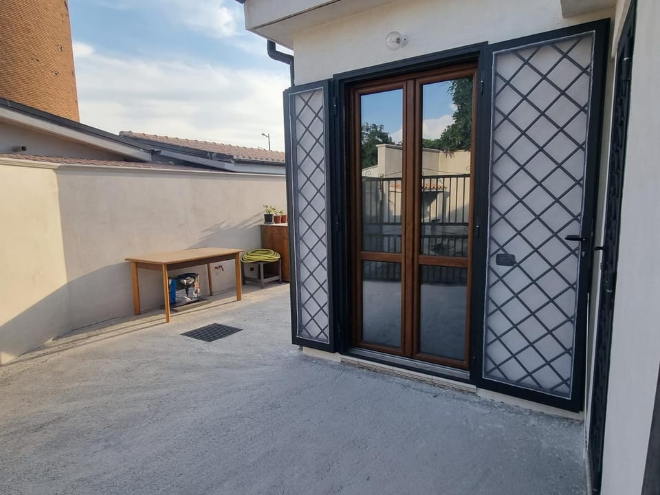 Property building, Balcony/Terrace