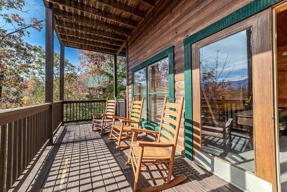 Joes Place by Beyond Expectations w Hot Tub House in Sevier County