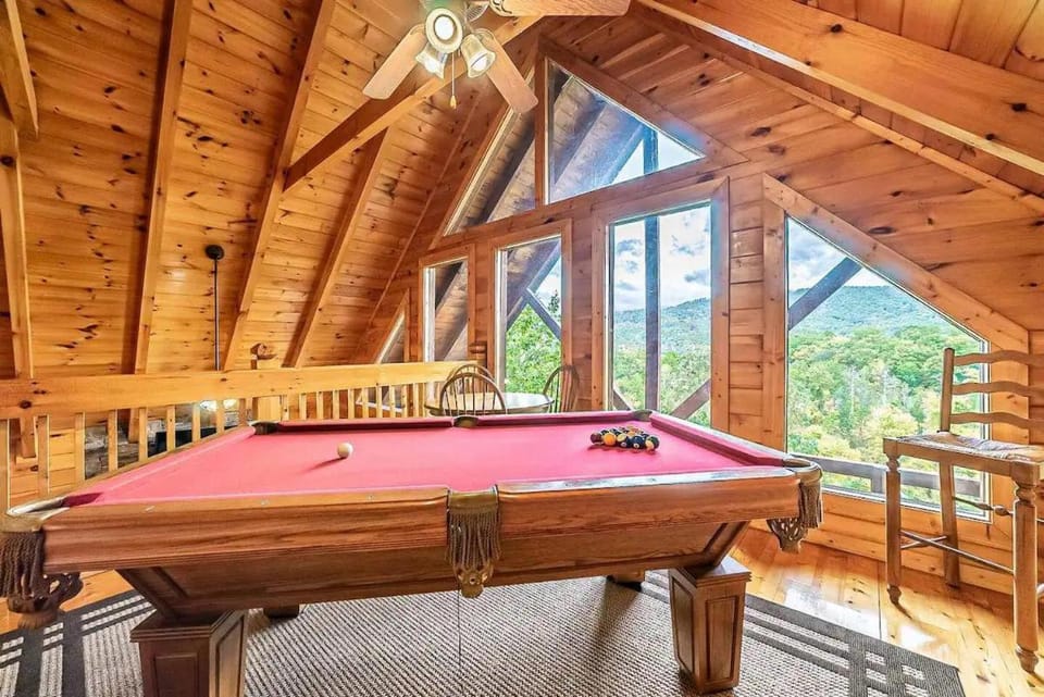 Joes Place by Beyond Expectations w Hot Tub House in Sevier County