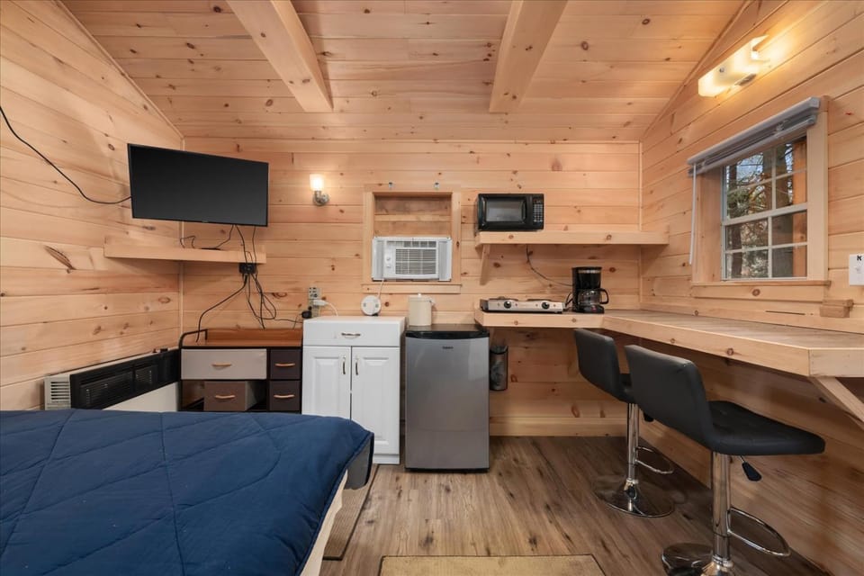 HARRISVILLE Love Shack House in Adirondack Mountains