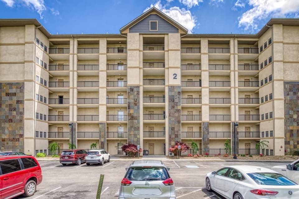 Mountain View Condo by Beyond Expectations House in Pigeon Forge