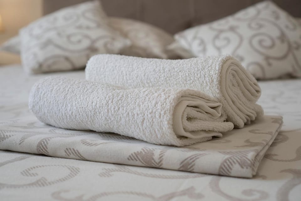 Bed, Photo of the whole room, Bedroom, towels