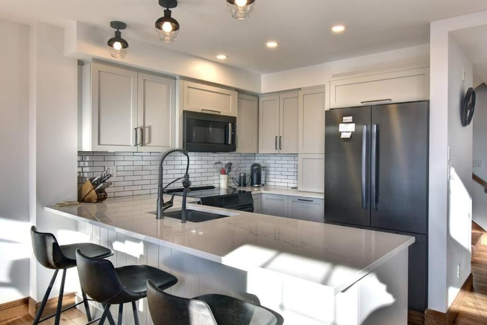 Les Falaises Mont Tremblant Luxury Ski Retreat Villa in Mont-Tremblant